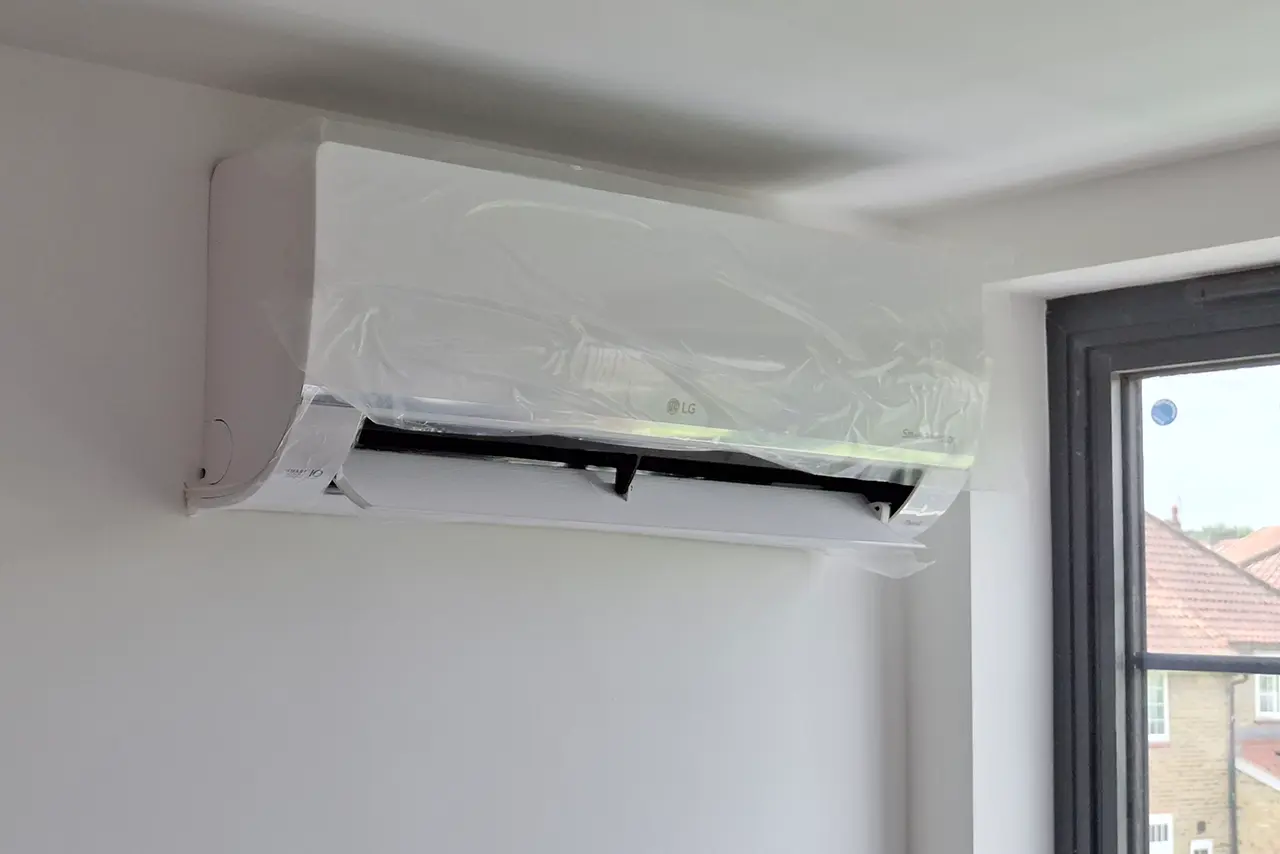 Energy-efficient heat pump system